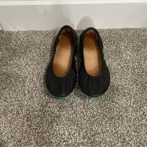 EUC BLACK TIEKS SIZE 8